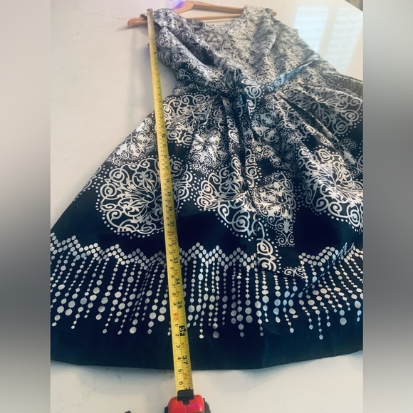 Classic Cocktail Dress, Women’s Size 8 - Picture 3 of 7